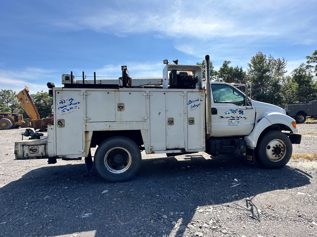 2003 FORD F650 Service Truck - Image 7